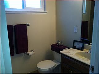 4th image of 2173 Hicks Ave
