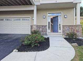 2 Terrace Dr S, Canandaigua, NY 14424