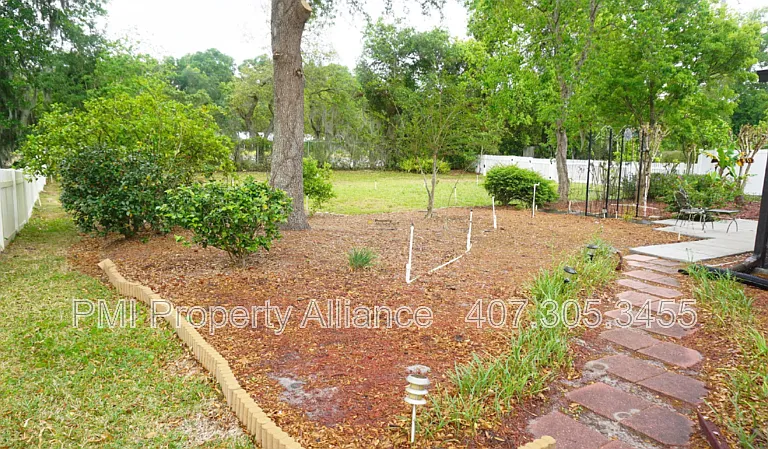 1521 Parkglen Cir — Photo 3