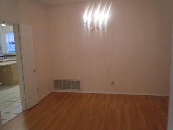 5th image of 7708 Meadowlark Dr
