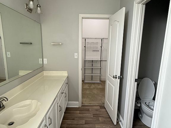 3rd image of 5245 Savannah Ln