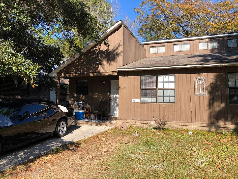 1st image of 100 Langley Dr APT B