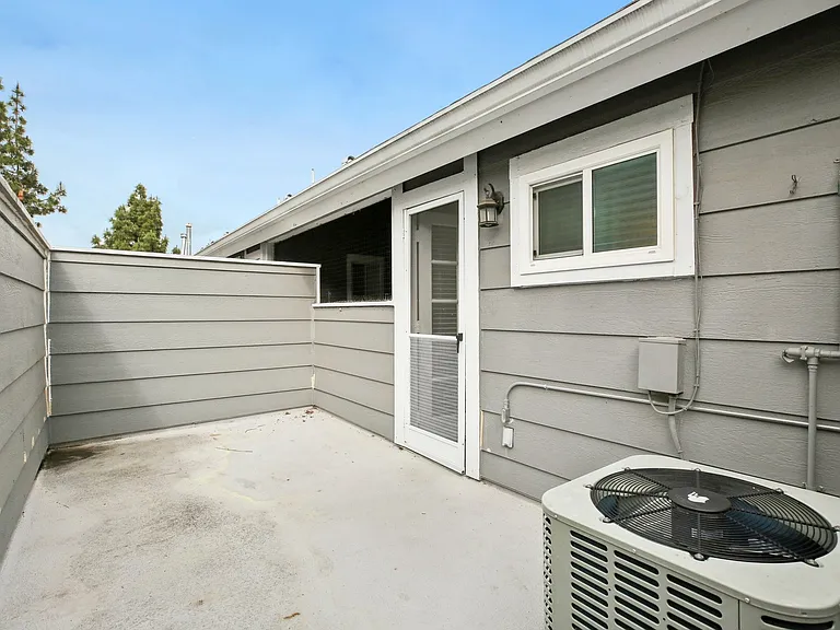Olive Street Apartments — Photo 30