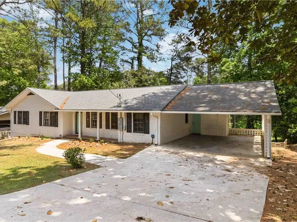 4204 Williamsburg Dr, College Park, GA 30337