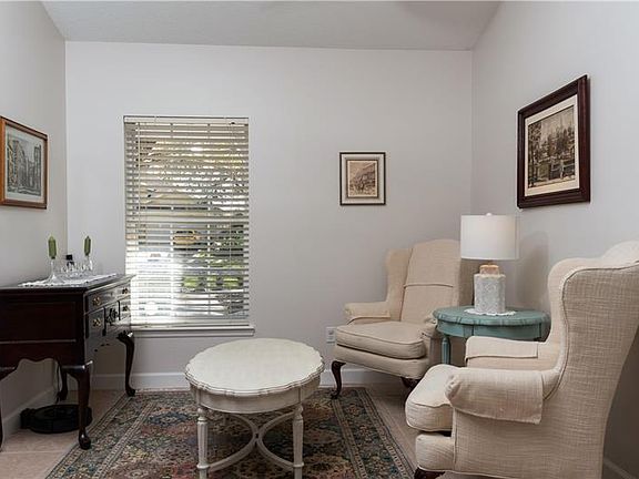 5th image of 246 Shady Oaks Cir