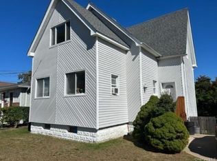 578 S 15th St FLOOR 2, Lindenhurst, NY 11757