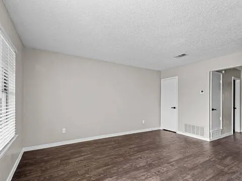 Kings Landing Apartments — Photo 44