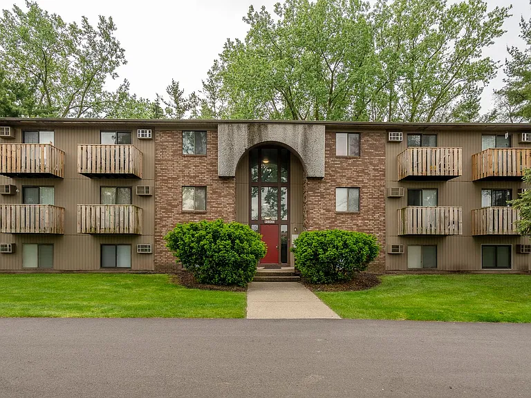 Oak Valley Apartments — Photo 21