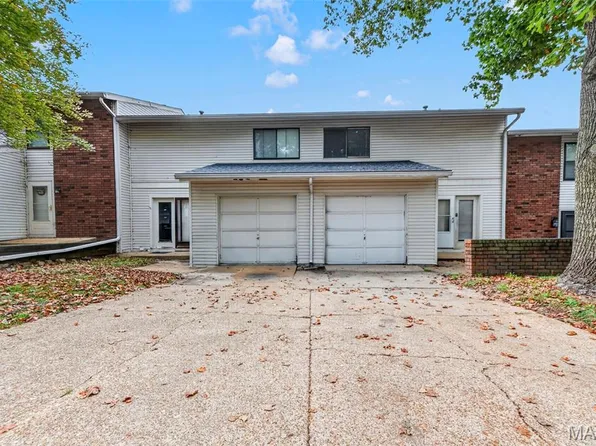 12428 Sea Lane Dr, Florissant, MO 63033