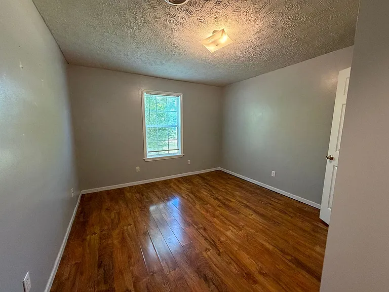 14615 Hobby Dr — Photo 14