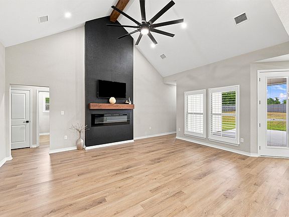 3rd image of 9800 Bridlewood Ln