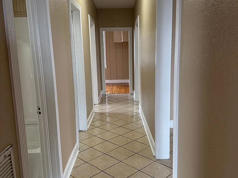 506 S Pine St — Photo 16
