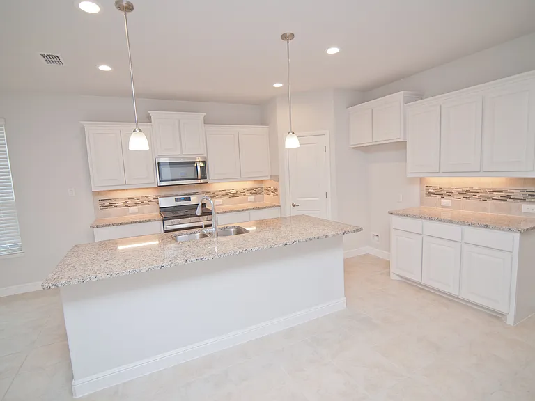 1021 Gillespie Dr — Photo 8