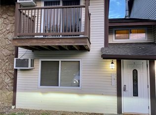 3695 Indian Run Dr APT 8, Canfield, OH 44406