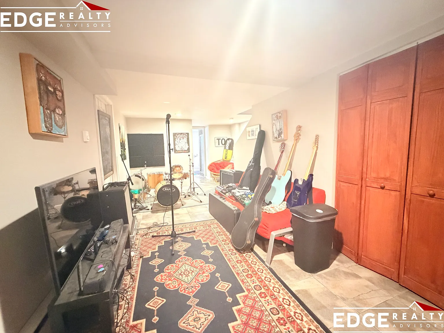 4 bed, 1600 sqft, $5,200 — Photo 3