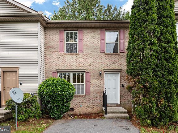 2nd image of 33 Dorothy Ct