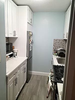 5th image of 3960 54th St APT 8S