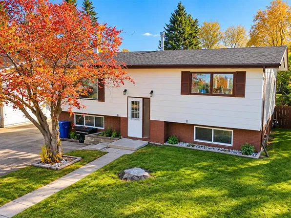 33 N Valley Cres, Lacombe, AB T4L 1R9