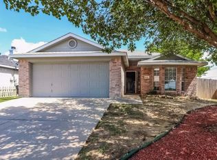 10200 Cypress Hills Dr, Fort Worth, TX 76108