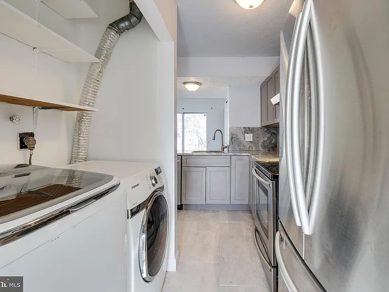 1015 Copperfield Ct — Photo 9