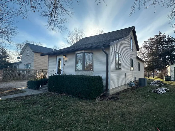502 2nd Ave SW, State Center, IA 50247