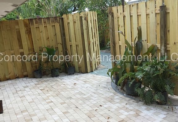 3rd image of 716 Tequesta St #2