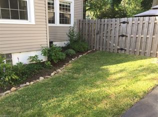 1623 Edgefield Rd, Lyndhurst, OH 44124