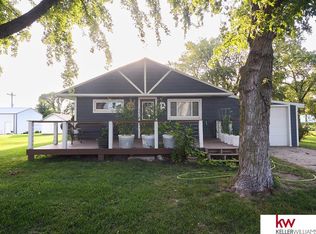 1012 Thayer Ave, Chester, NE 68327
