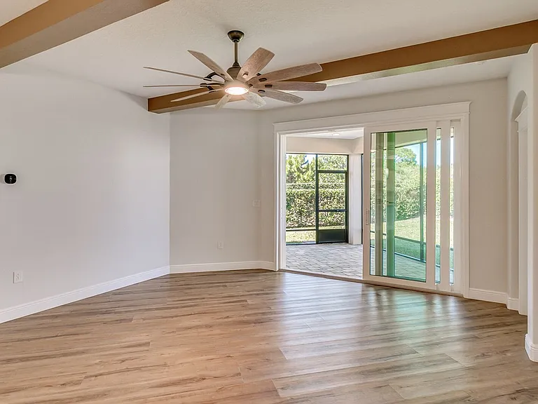 1398 Tullagee Ave — Photo 14