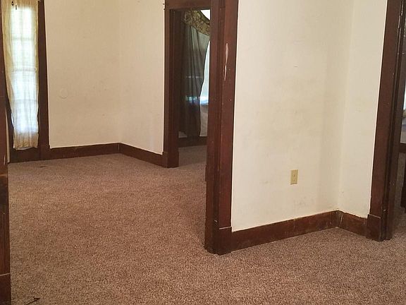 2nd image of 909 Bullington Ave