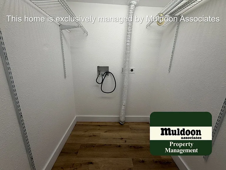 2958 Roche Dr N — Photo 29