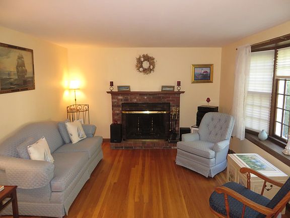 2nd image of 16 Truman Ln