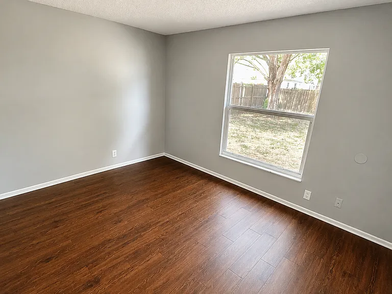 27177 Simona Ave — Photo 6