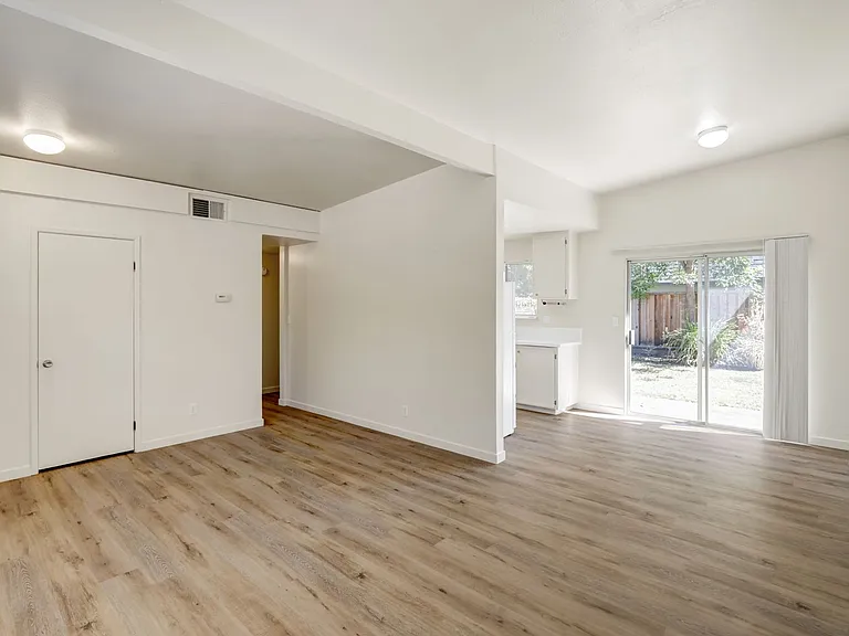 406 Scripps Dr — Photo 25