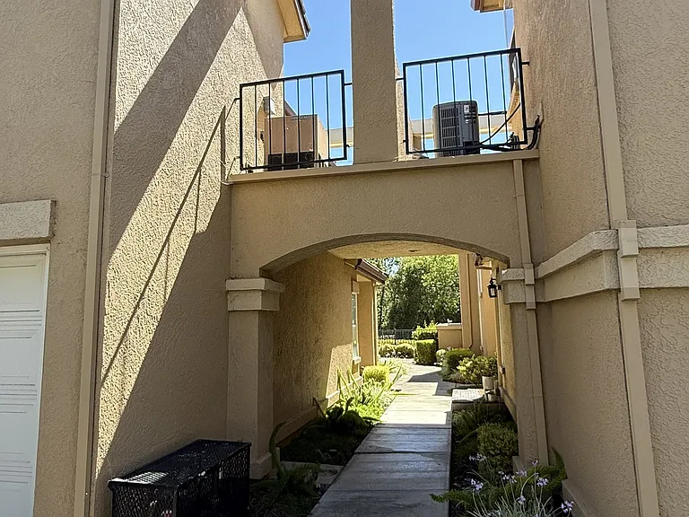 7676 Tuscany Dr — Photo 8