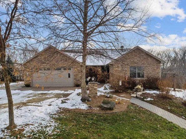 101 Main St, Fairwater, WI 53931
