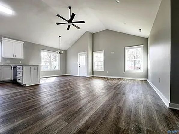 405 Cedar St