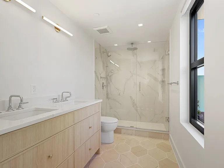 116 Sherman St — Photo 16