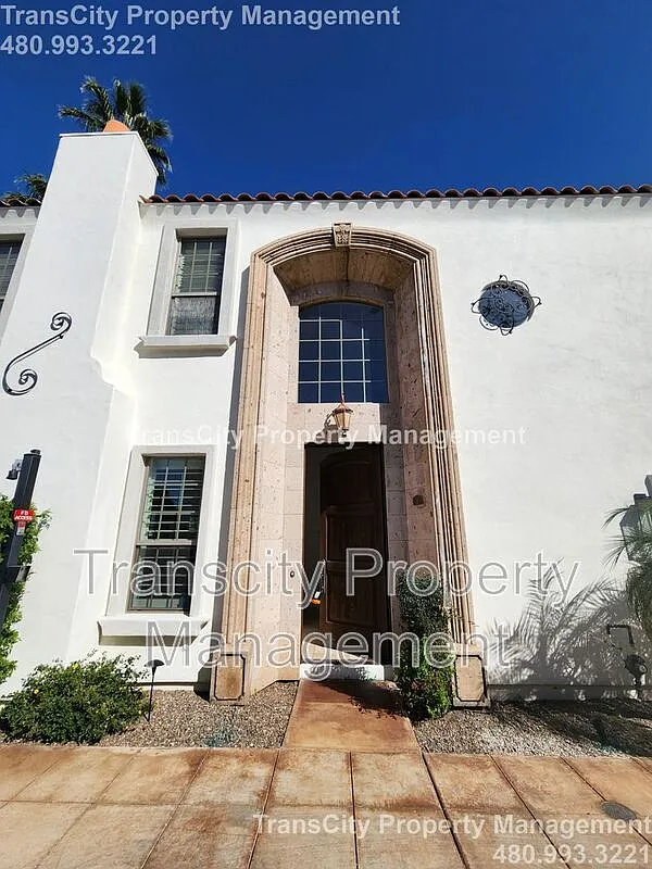 3 bed, 3.5 bath, 2507 sqft, $3,500 — Photo 3