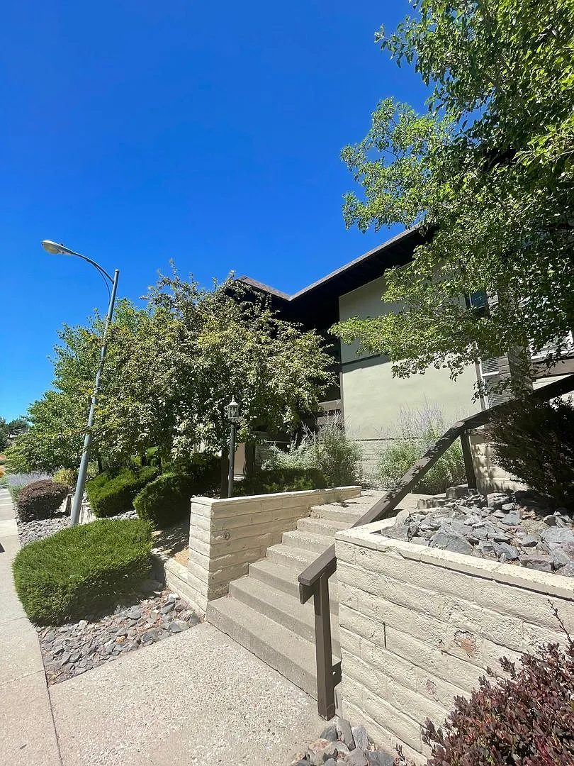 3153 Cashill Blvd photo 1