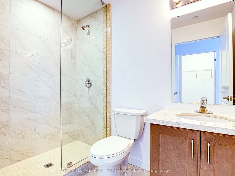 460 Dundas St E #1102 — Photo 11
