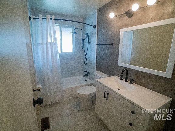 2nd image of 1801 S Penninger Dr