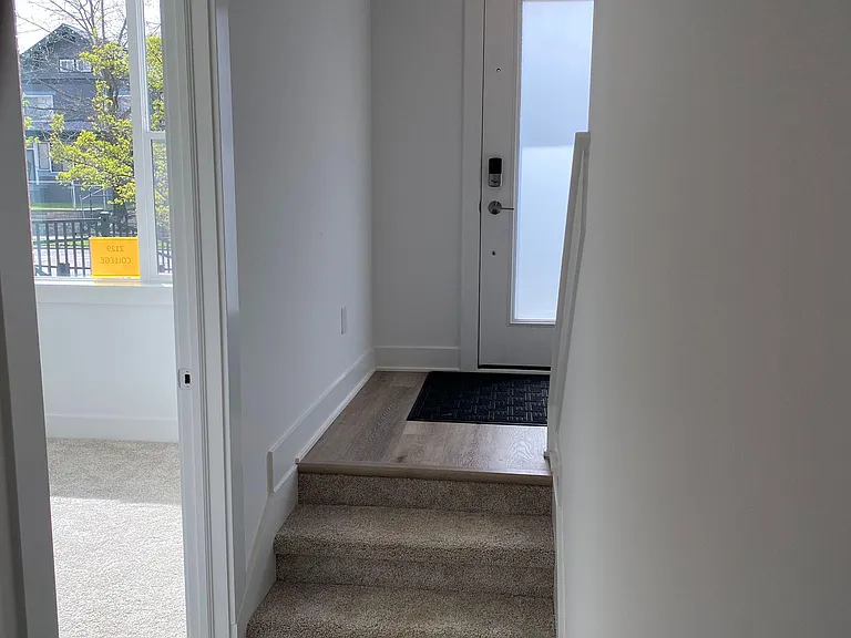 2129 College Ave — Photo 10