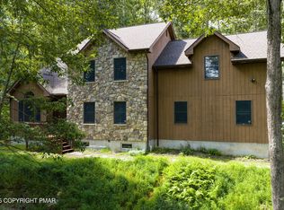 5110 Oak Ln, Canadensis, PA 18325