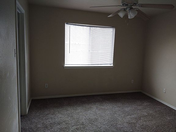 5th image of 113 & 115 Cedar Ln #113