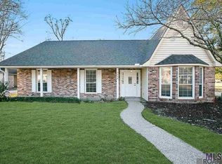 5534 Round Forrest Dr, Baton Rouge, LA 70817