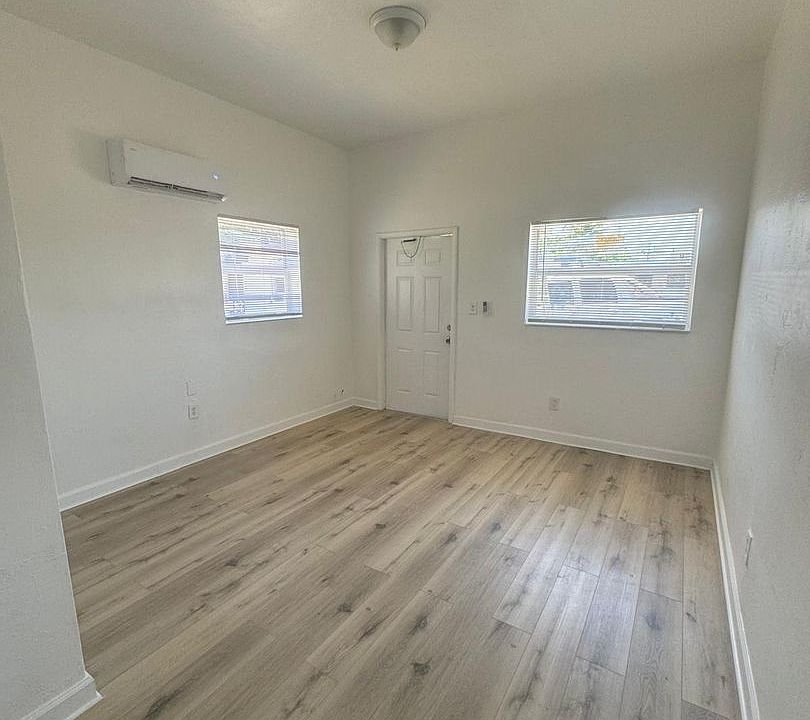 1st image of 836 NW 10th St #1-4