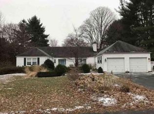 49 Fennbrook Dr, Hamden, CT 06517