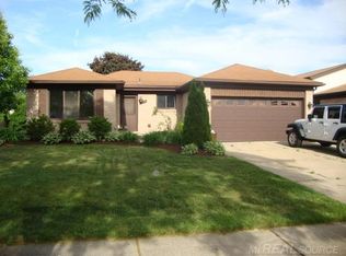 38214 Cameron Dr, Sterling Heights, MI 48310