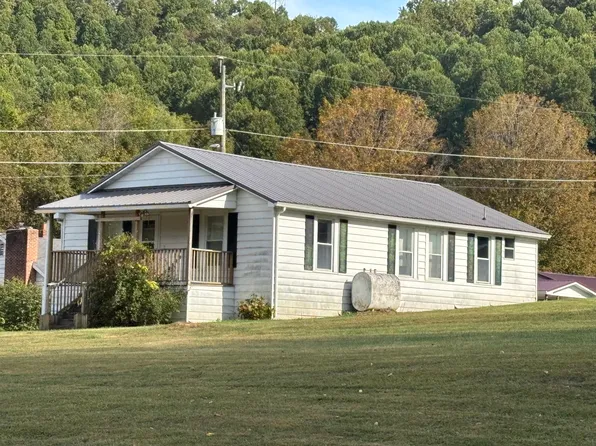 106 Jim Ln, Cedar Bluff, VA 24609
